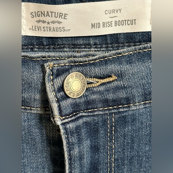 Signature Jeans Levis Strauss Curvy Mid Rise Boot Cut Plus Size 18 Tag 34 x 32 - Picture 6 of 16